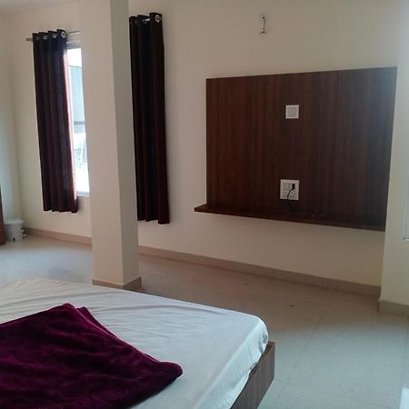 Hotel Soham Palace Ujaim Exterior foto